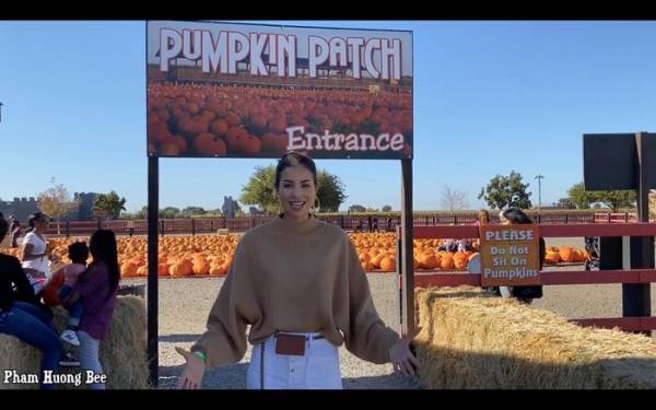 Phạm Hương bị chỉ trích ý thức kém khi ngồi lên bí ngô ở khu vui chơi tại Mỹ