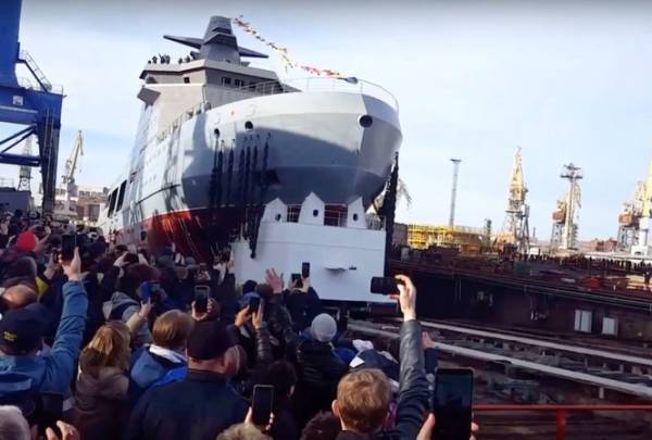 Hạ thủy tàu Ivan Papanin