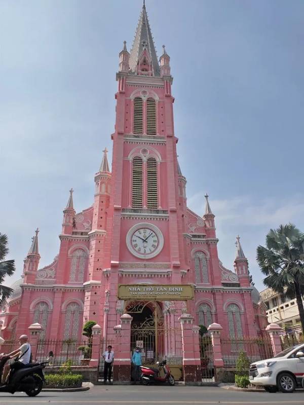 Nhà thờ Tân Định nằm trên đường Hai Bà Trưng, quận 3, TPHCM.