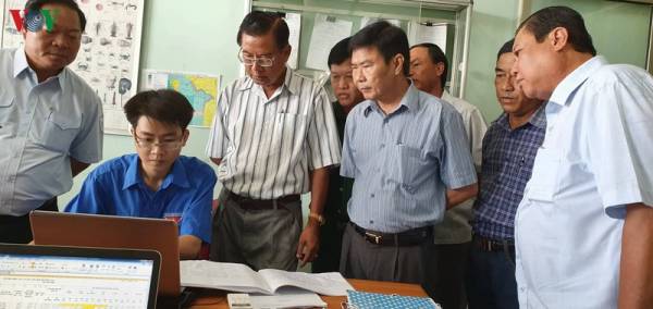 Lãnh đạo tỉnh kiểm tra công tác quản lý tàu cá, lưu trữ hồ sơ ở BQL Cảng cá, bến cá tỉnh.