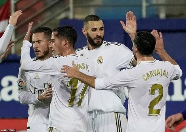 Benzema lại chói sáng với cú đúp vào lưới Eibar