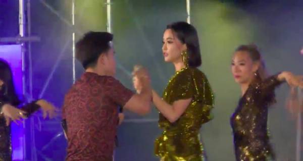 Bích Phương vướng vào ồn ào nghi vấn hát nhép sau sự cố bị ɡіậᴛ mic trên sân khấu.