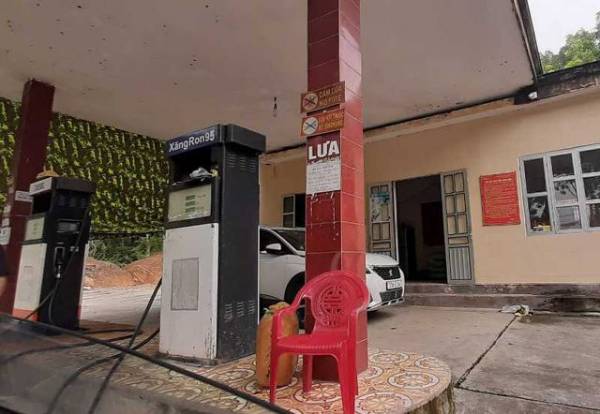 Cây xăng dầu Trại giam số 6.
