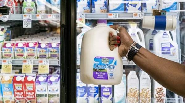 Dean Foods là nhà sản xuất sữa lớn nhất tại Mỹ. (Ảnh: Iheart)