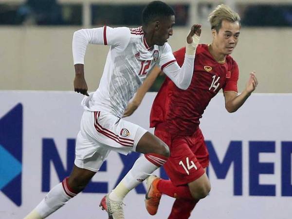 HLV Park Hang-seo muốn các học trò của mình nhìn về phía trước tập trung cho trận quyết đấu với Thái Lan vào đêm 19-11. Ảnh: NGỌC DUNG