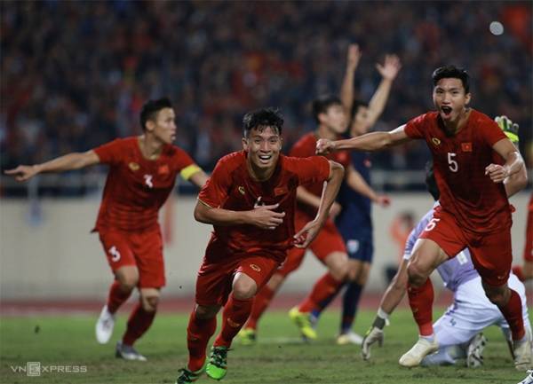 Pha mừng hụt bàn thắng của tuyển Việt Nam. Ảnh: Lâm Thoả.
