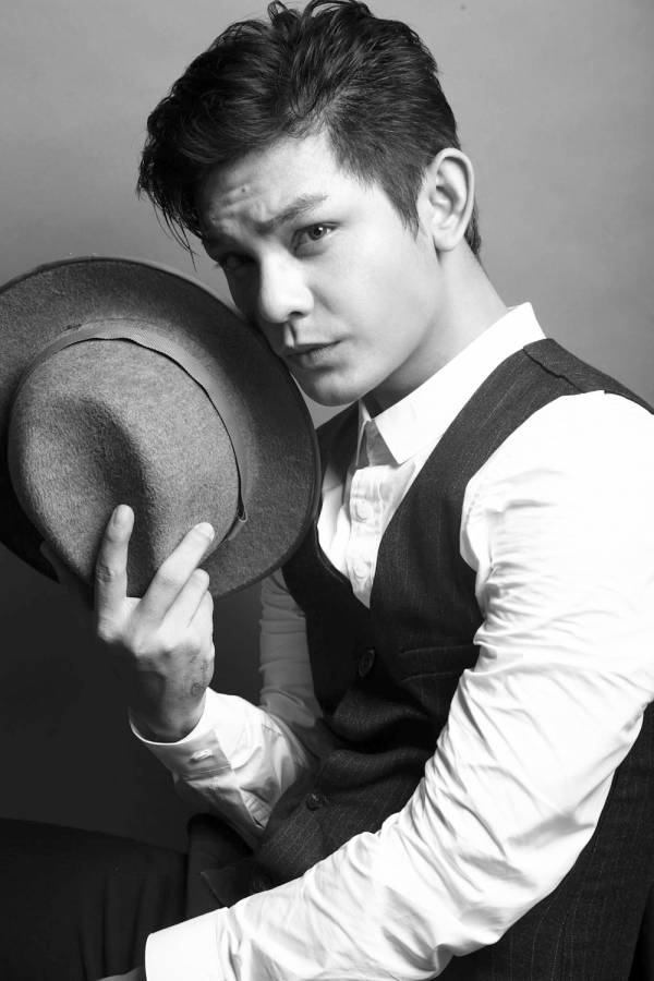 Ca sĩ Sơn Ngọc Minh