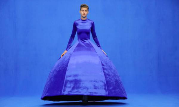 Một thiết kế trong bộ sưu tập xuân hè năm 2020 của Balenciaga. Ảnh: NY Times.