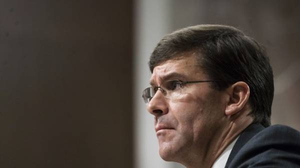 Bộ trưởng Quốc phòng Mỹ Mark Esper (Ảnh: Bloomberg)