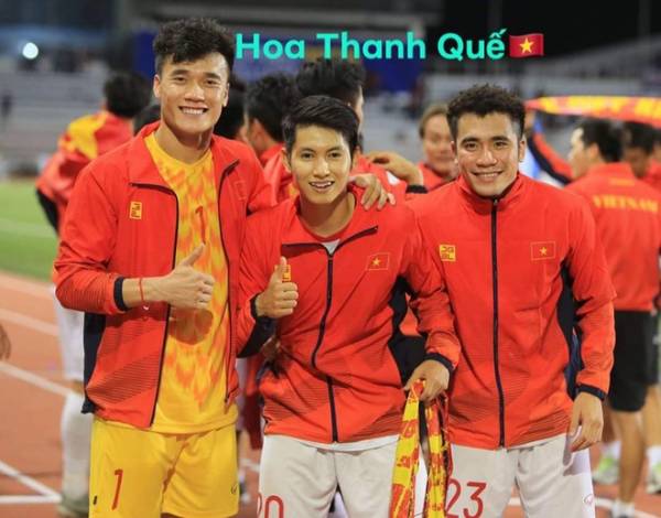 Bùi Tiến Dụng khoe bộ ba cầu thủ U22 là đồng hương Thanh Hóa