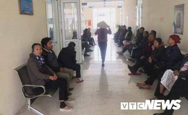 Thời tiết lạnh cùng tình trạng ô nhiễm không khí kéo dài khiến sức khỏe nhiều dân bị ảnh hưởng.