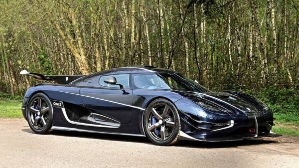 Siêu phẩm Koenigsegg One:1 được rao bán với giá kỷ lục 7,2 triệu USD có gì hay?