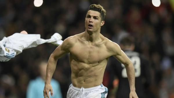 Với vóc dáng cân đối và gương mặt điển trai, Ronaldo hoàn toàn có thể góp mặt vào một bộ phim. Ảnh: Getty Images.