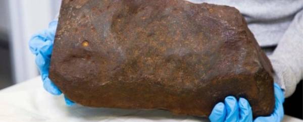 Tảng thiên thạch được tìm thấy ở Úc.