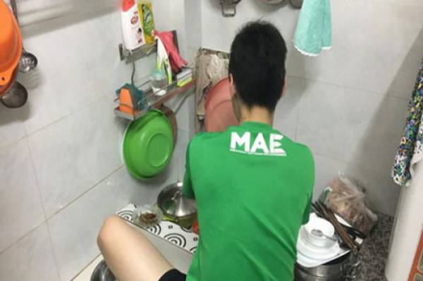 Chồng chê vợ lười làm việc nhà, hoán đổi vị trí rồi cái kết không thể ê chề hơn