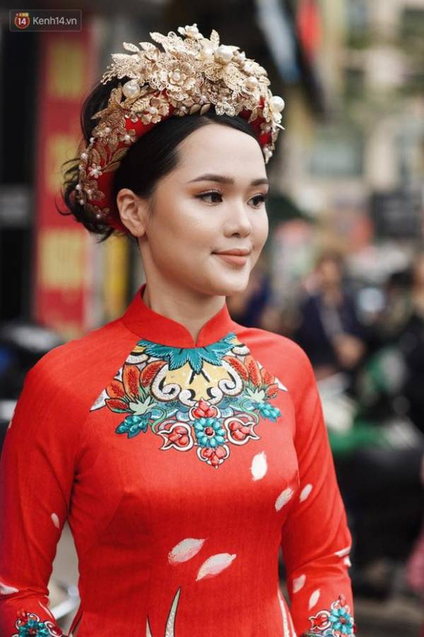 Phần make - up khiến nhan sắc Quỳnh Anh bị dìm thấy rõ trong lễ cưới