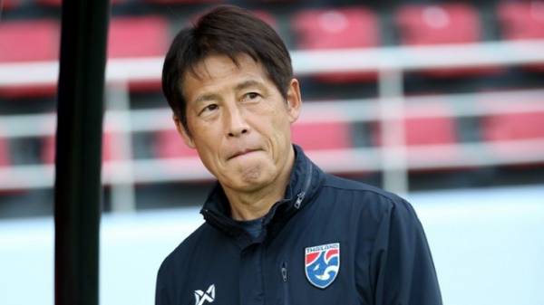 HLV Nishino cố giấu nỗi buồn sau thất bại