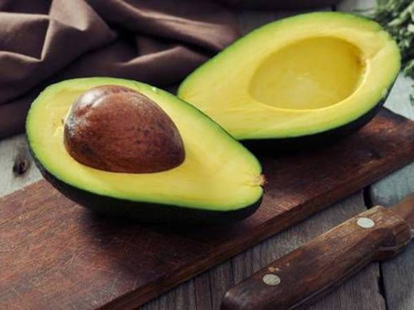 Vì sao hạt bơ giúp giảm cholesterol?