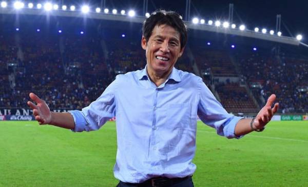 HLV Nishino nhận mức lương lên tới 2,75 triệu baht/ tháng khi gia hạn hợp đồng với LĐBĐ Thái