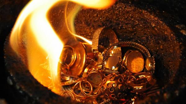 Nhà đầu tư mua mạnh vàng khi dịch bệnh bùng phát