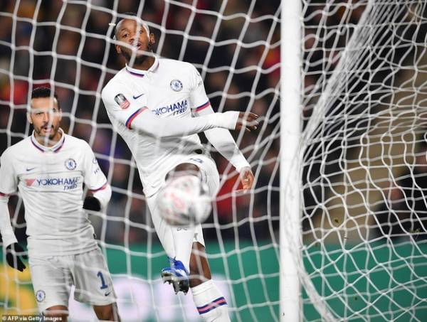 Batshuayi ghi bàn thắng mở tỉ số trận đấu
