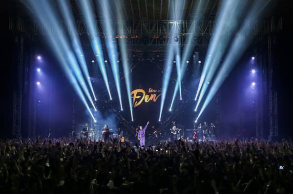 Live show của Đen Vâu hết vé sau 10 phút mở bán