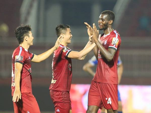 CLB TP.HCM kiến nghị bất thành nên vẫn phải sang Singapore thi đấu. Ảnh: TRÂM ANH