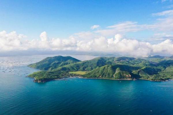 Biển Phú Yên ít ai biết đến: Đẹp hoang sơ, không thua kém nước ngoài