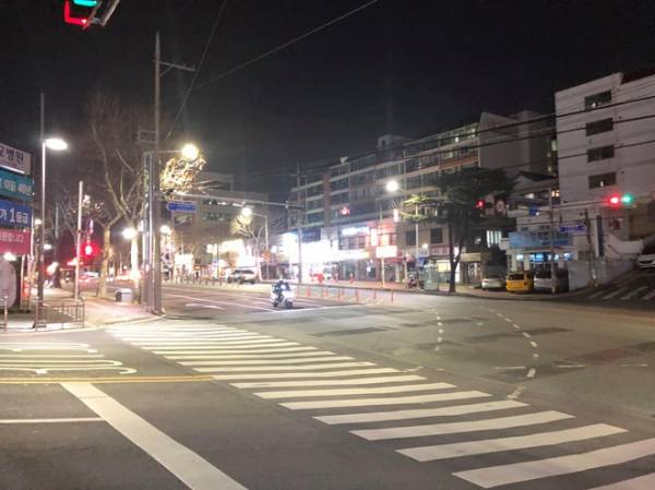 Đường phố Daegu vắng tanh Ảnh: Vũ Đức Huy