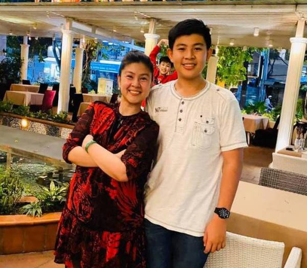 Bé Phước Quang 13 tuổi đã cao 1,76 m.