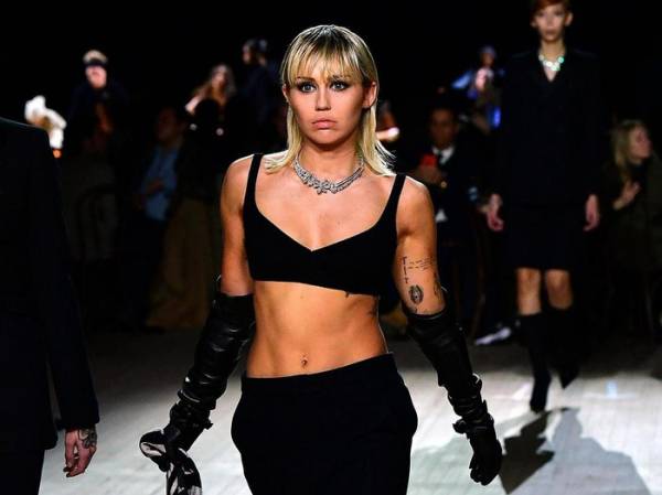 Sự trở lại mang tính nổi loạn của Miley Cyrus là điều dễ dàng đoán được.