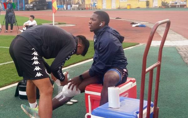 Rimario chấn thương và chưa có trận chính thức nào cho Hà Nội FC. (Ảnh: Dương Thuật).