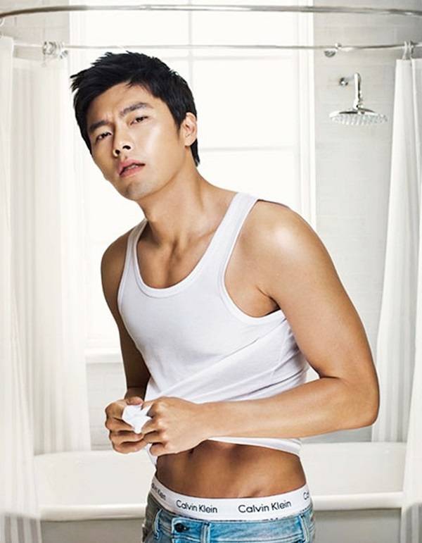 Hyun Bin gây sốt với loạt ảnh cũ