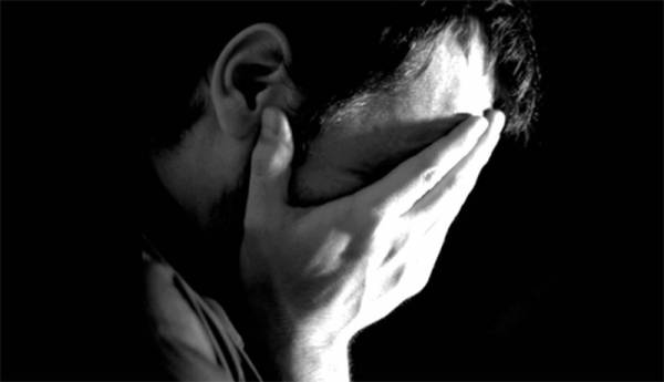 Đêm tân hôn, tôi ‘sốc’ nặng khi nhận quà cưới từ người yêu cũ của vợ