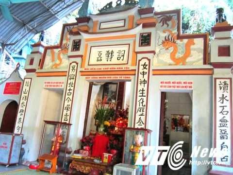Đền Đá Thờ