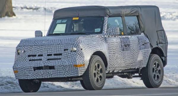 Ford Bronco 2021 xuất hiện với nhiều màu sắc lạ