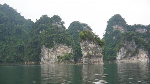 Hồ Na Hang – Lâm Bình của Tuyên Quang được ví như “Hạ Long trên cạn giữa đại ngàn“.