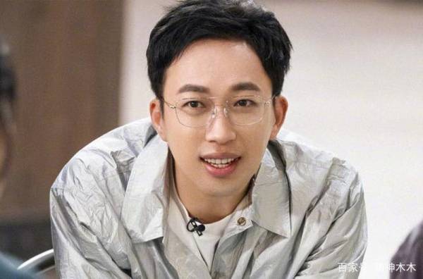 “Biên kịch vàng“ của điện ảnh Trung Quốc không giấu được sự phẫn nộ trước vụ việc sao nữ bị quay lén, tống tiền.