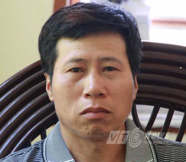 Bí thư Đảng ủy xã Đinh Văn Sửu kể chuyện về cặp vợ chồng người rừng