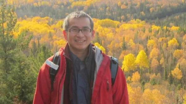 Bác sĩ Huy Hao Dao là bác sĩ đầu tiên qua đời vì virus corona ở thành phố Quebec. Ảnh: FBNV/CBC News.