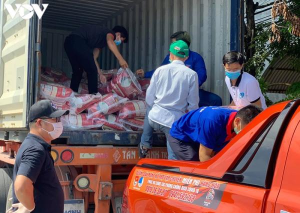 Đà Nẵng hỗ trợ gạo, nhu yếu phẩm cho người dân gặp khó khăn do Covid-19