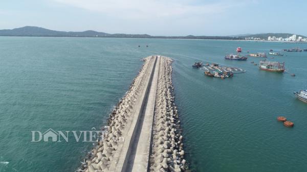 Quảng Ninh: Xây khu neo đậu tránh trú bão gần 500 tỷ đồng, nhưng cứ có bão lại ‘đẩy’ tàu đi?