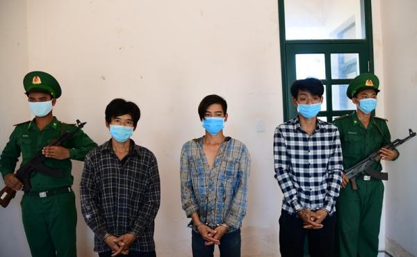 Bắt các đối tượng đưa người nhập cảnh trái phép