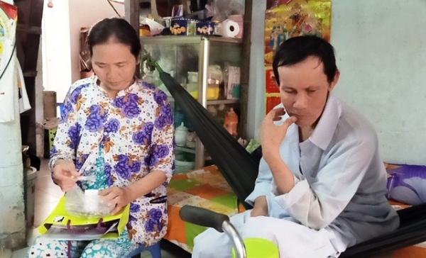 Thương hoàn cảnh gia đình 12 người sống trong một nhà cùng 3 chiếc xe lăn
