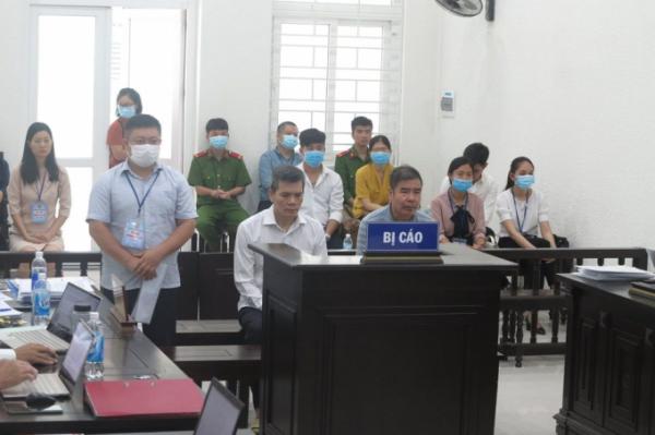 Hầu tòa vì lập quỹ trái phép