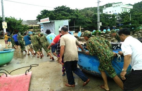 Chủ động trước bão số 10