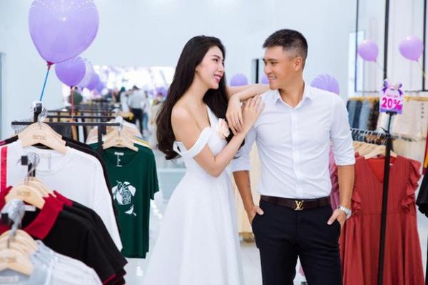 Cho vợ Thủy Tiên 40 tỷ đồng tiêu vặt, Công Vinh giàu cỡ nào?