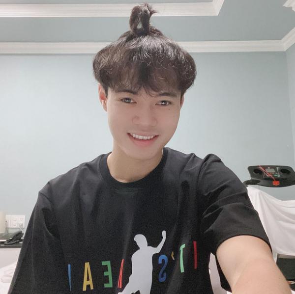 “Chủ tịch” Văn Toàn kêu nghèo kể khổ, netizen xúm lại gọi tên Độ Mixi vì một điểm giống nhau