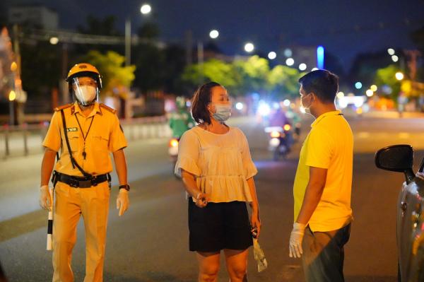 Mang rau Đồng Nai lên TP.HCM bị CSGT phạt 2 triệu: “Trên đây mắc, sao mua nổi”