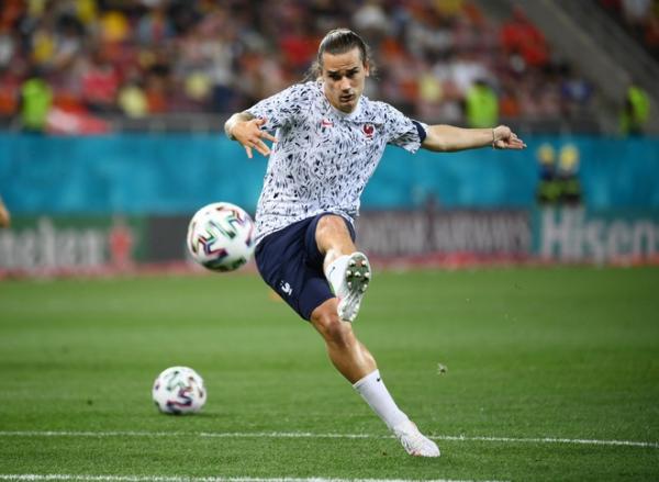 Griezmann đối diện tương lai bất ổn